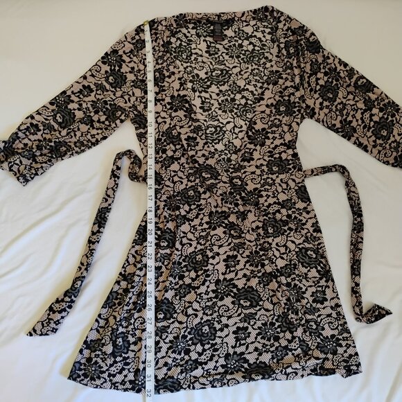 Rene' Rofe' sleepwear robe lace print nude and black short fancy robe sz. small - Picture 6 of 11